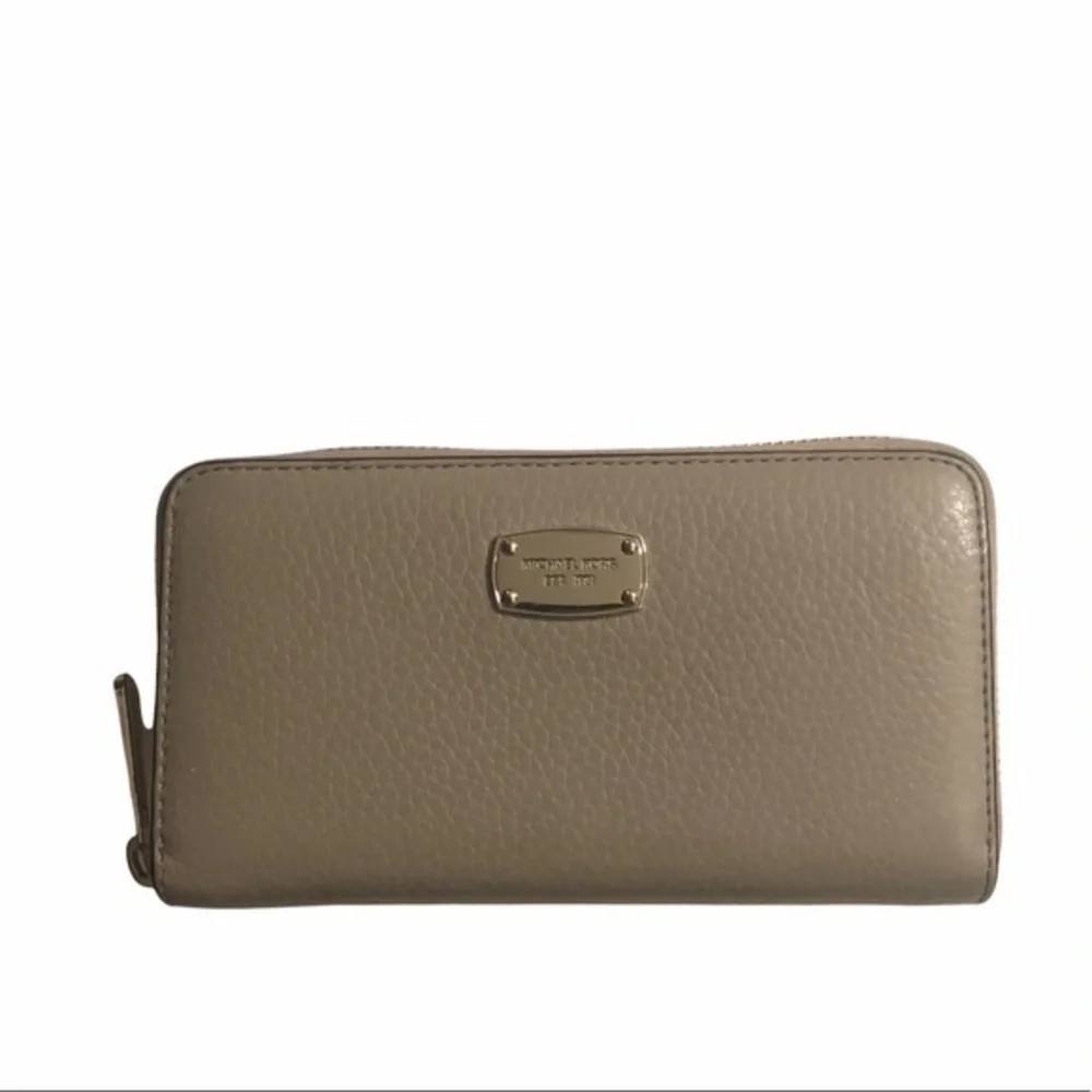 Michael kors gray leather zipper clutch wallet